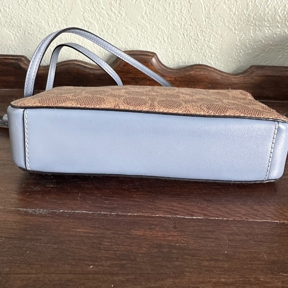 Coach Kira Crossbody wristlet Blue like new - Picture 4 of 5